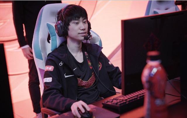 虽然门将位 虽然门将位