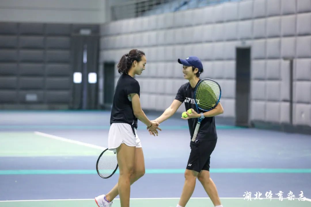 他在一次采 他在一次采