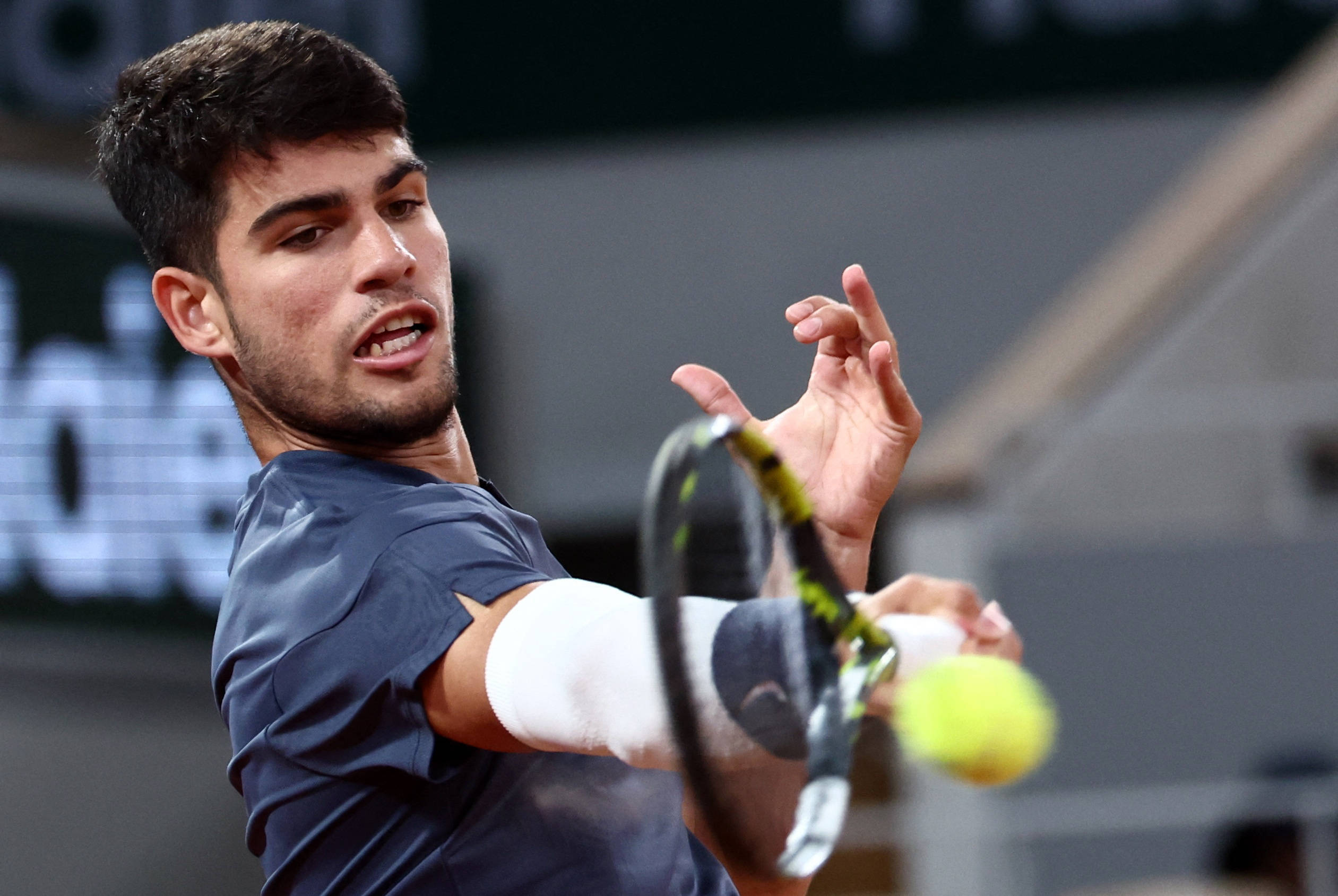 通过借鉴郑 通过借鉴郑